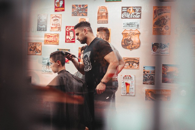 Bliv en del af den nye frisørtrend med hairbystander frisører